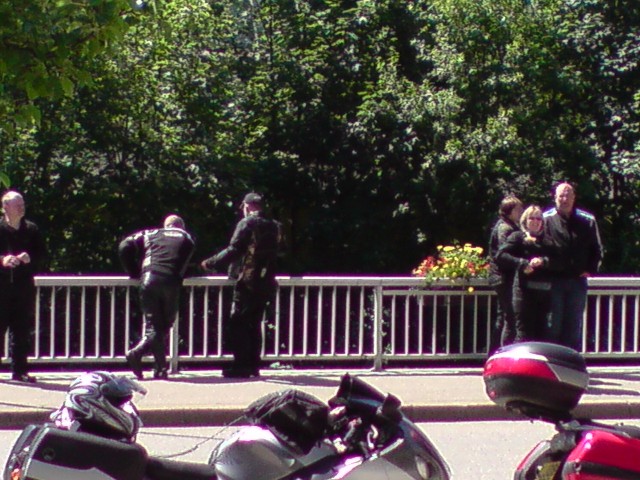 640x480 pixels (101K)